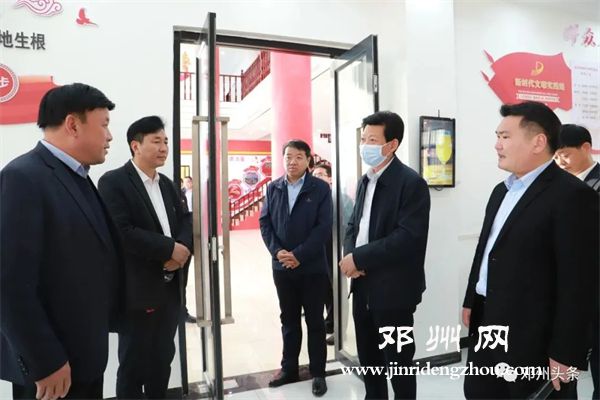 我市舉行2022年度全市“一抓三突破”項目及 “五星”支部創建先行示范村(社區)觀摩活動